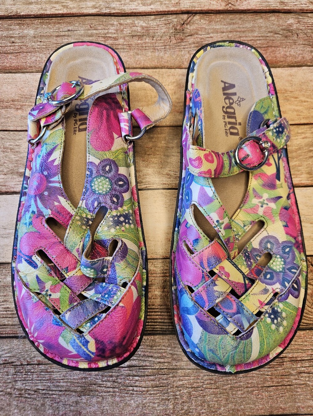 Alegria Freesia Happy Days woven leather slingback clogs. Size 38